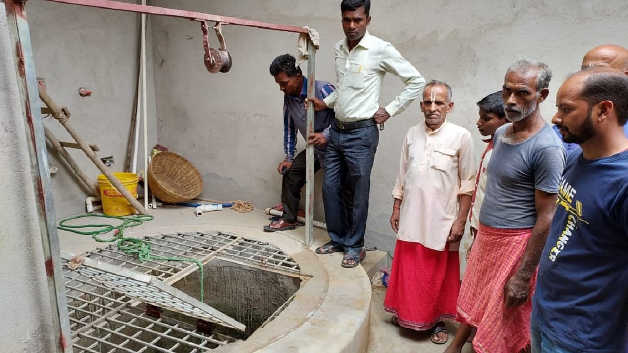 Jharkhand News: झारखंड में कुएं की सफाई के दौरान जहरीली गैस का रिसाव होने से 4 मजदूरों की मौत