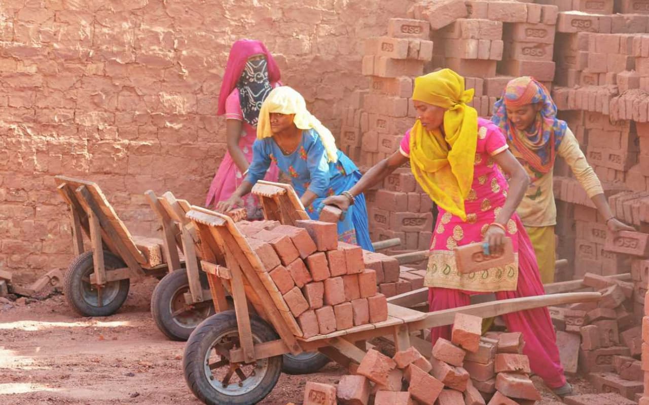 Patna News : अब कामगारों का होगा घर-घर सर्वे, पारिवारिक रिपोर्ट भी बनेगी