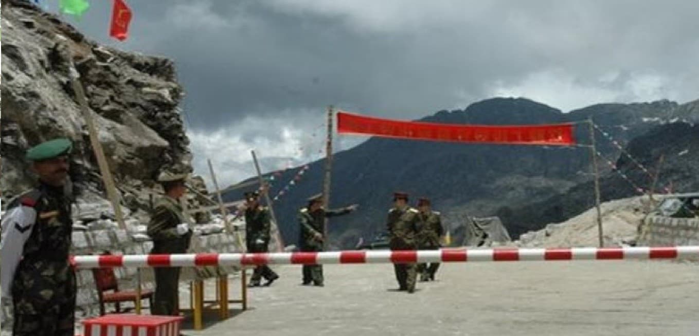 हरकतों से बाज नहीं आ रहा चीन, LAC पर लगातार बढ़ा रहा सैन्‍य ताकत
