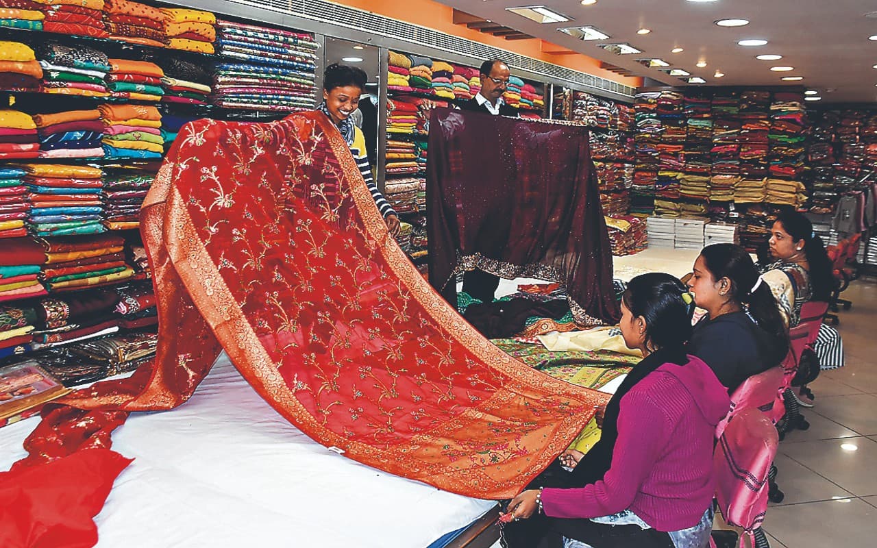 झारखंड में आज से मांगलिक कार्य शुरू, बाजार में लगन कलेक्शन की पूरी रेंज है उपलब्ध, करें एडवांस बुकिंग