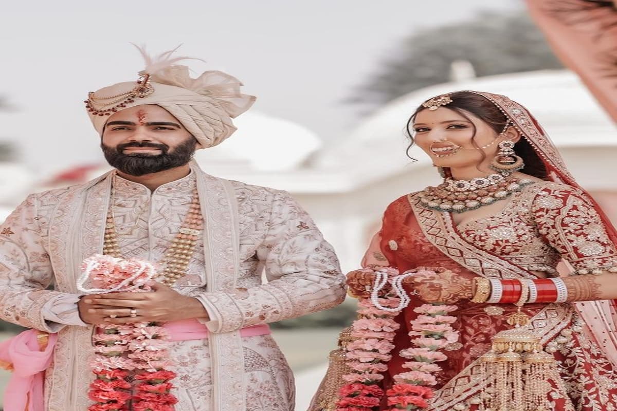 Entertainment News Live: लखन-नीतू की शादी की पहली फोटोज आई सामने, सुर्ख लाल जोड़े में परी सी खूबसूरत दिखी मॉडल