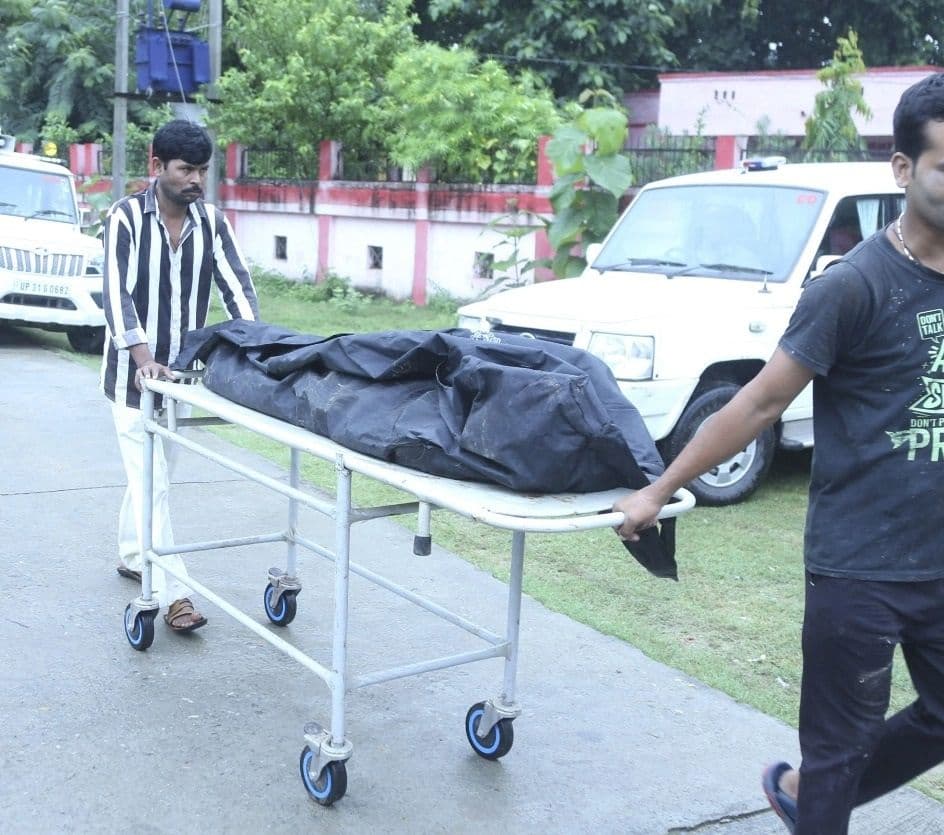 Lakhimpur Kheri: पोस्टमॉर्टम रिपोर्ट में दुष्कर्म और गला दबाकर हत्या की पुष्टि, पिता ने की फांसी की मांग