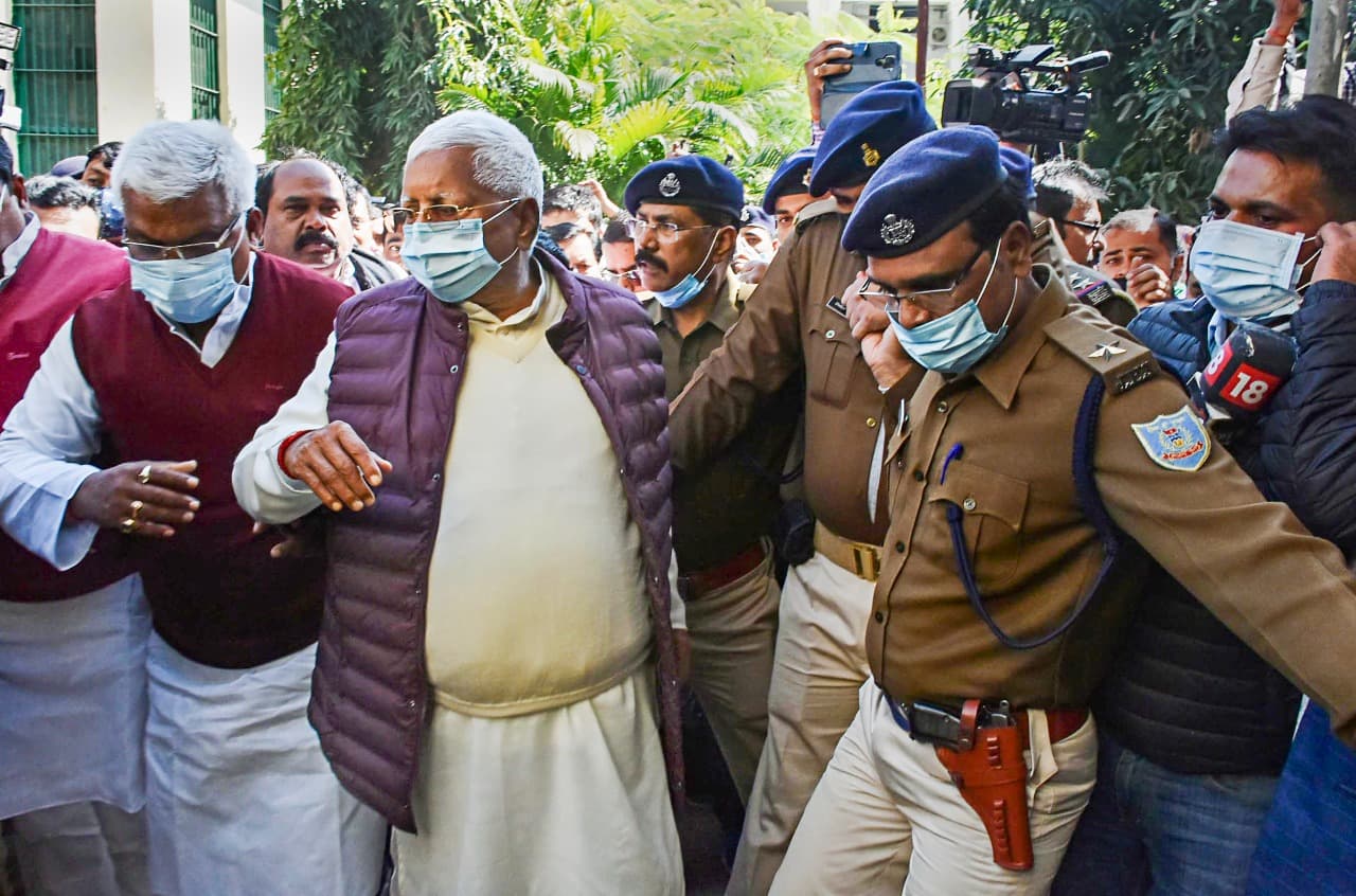 Fodder Scam: चारा घोटाले मामले में लालू समेत 75 दोषी करार, 24 बरी, जानें दोषियों में कौन कौन हैं शामिल