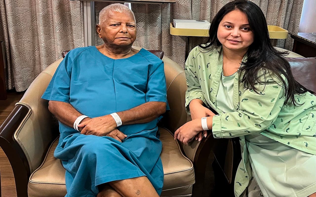 Lalu Yadav Kidney Transplant: पीएम मोदी ने तेजस्वी यादव से फोन पर की बात, लालू का पूछा हालचाल