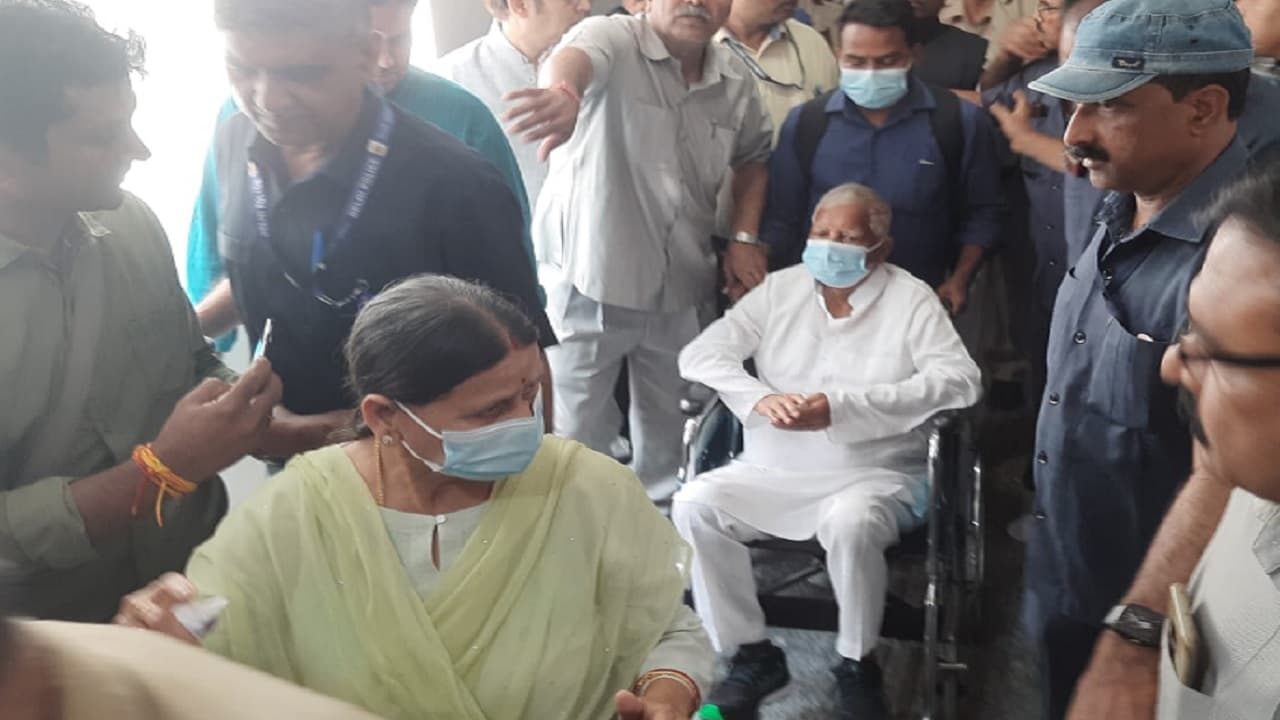 जमीन के बदले नौकरी घोटाला: 8 मई को होगी अगली सुनवाई, लालू परिवार के लिए कोर्ट ने क्या कहा, जानिए..