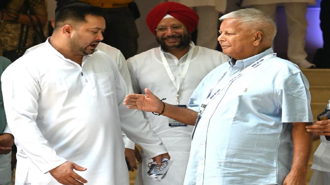 Bihar: एक्स हैंडल पर पिछड़े तेजस्वी यादव, पिता लालू प्रसाद के हुए अधिक फॉलोवर