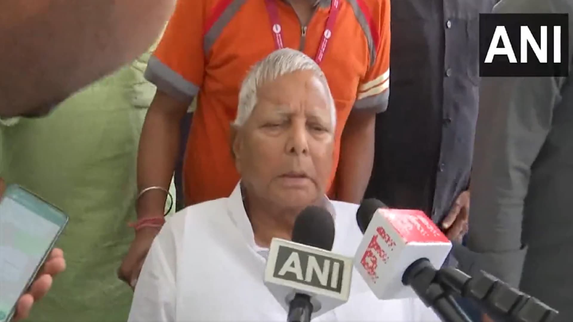 Lalu Yadav: राजद सुप्रीमो का नीतीश कुमार पर विवादित बयान, महिला संवाद यात्रा पर ये क्या बोल गये लालू यादव