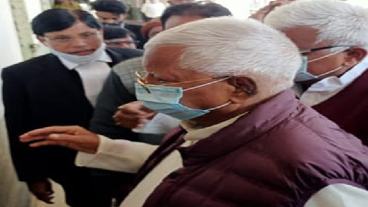 चारा घोटाला: बिहार के पूर्व सीएम लालू प्रसाद समेत 40 दोषियों को सीबीआई की विशेष अदालत कल सुनायेगी सजा