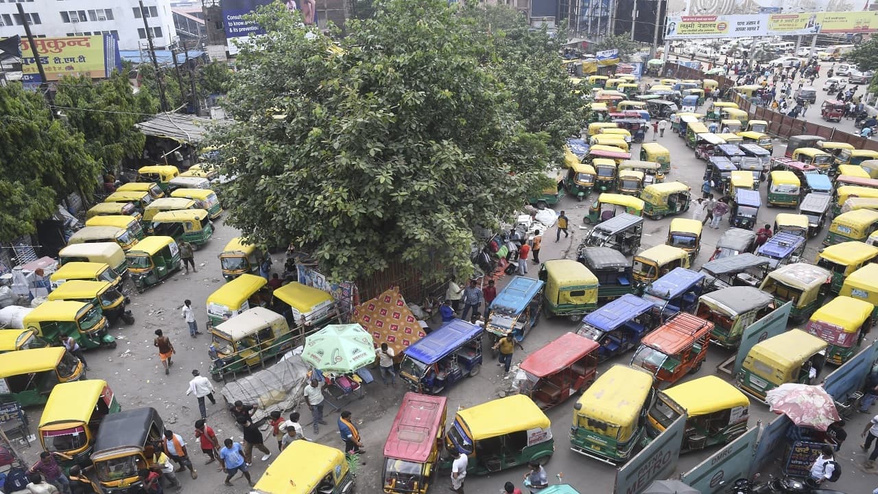 पटना में किस रूट पर कितने ऑटो? पुलिस तैयार कर रही डेटाबेस, स्टैंड के संचालकों से ले रही जानकारी