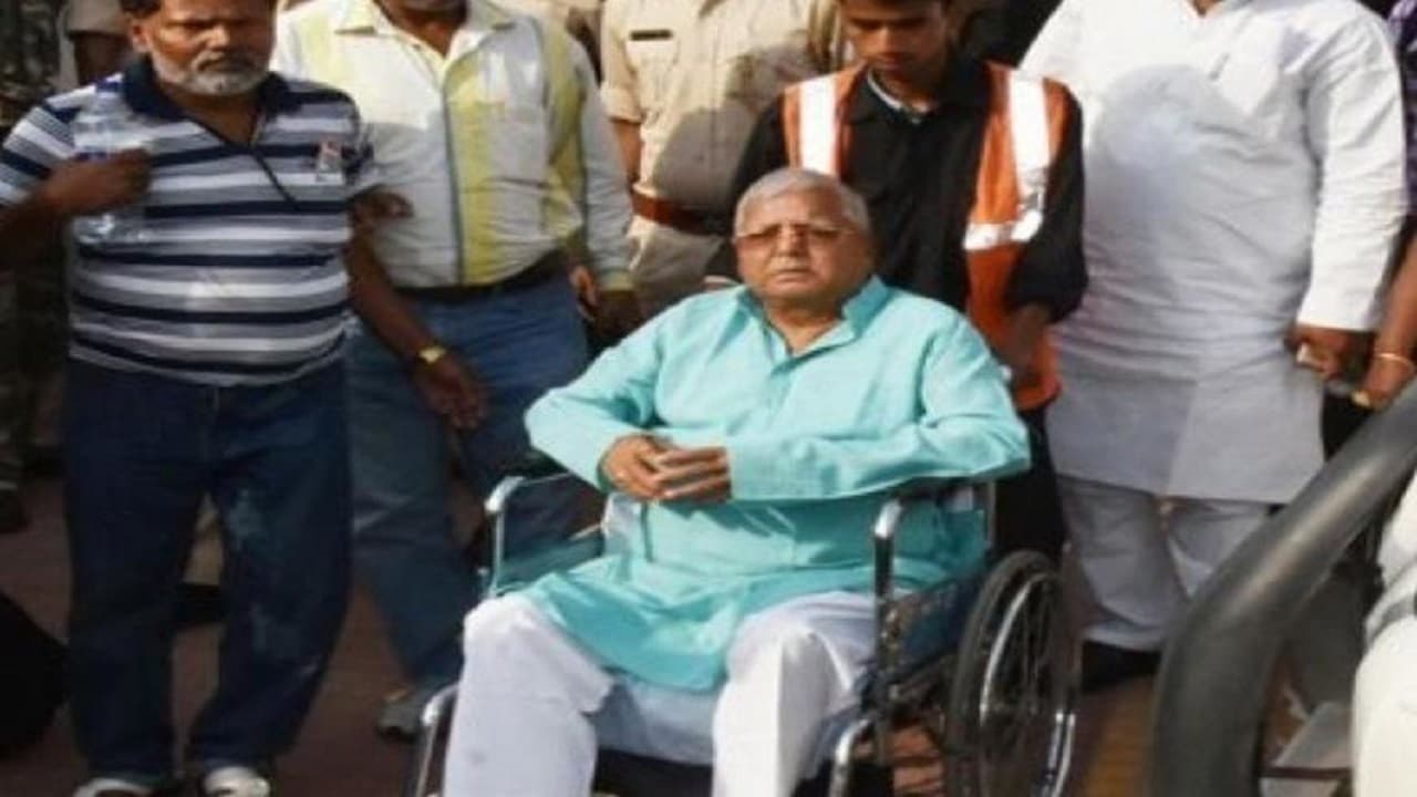 लालू यादव कल आएंगे पटना, सियासी मुलाकातों के बाद राजद सुप्रीमो आ रहे बिहार