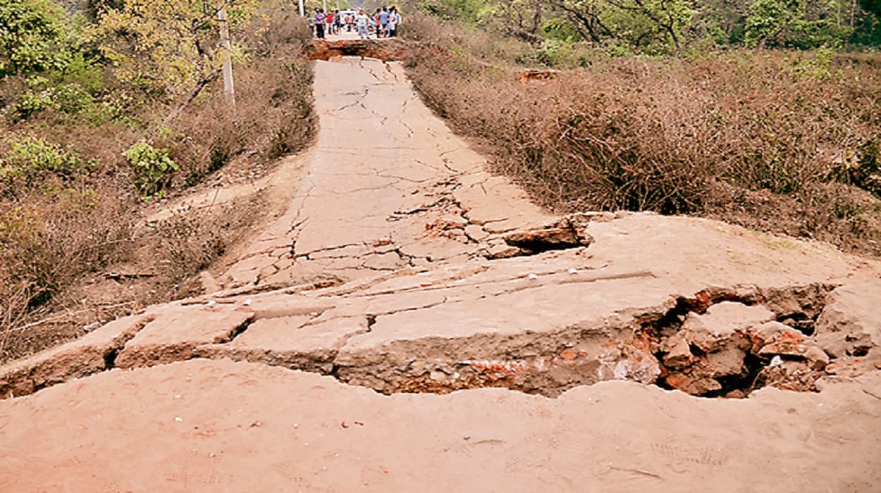 धनबाद के इस क्षेत्र में मंडरा रहा है भू-धंसान का खतरा, जानें क्या है इसकी बड़ी वजह
