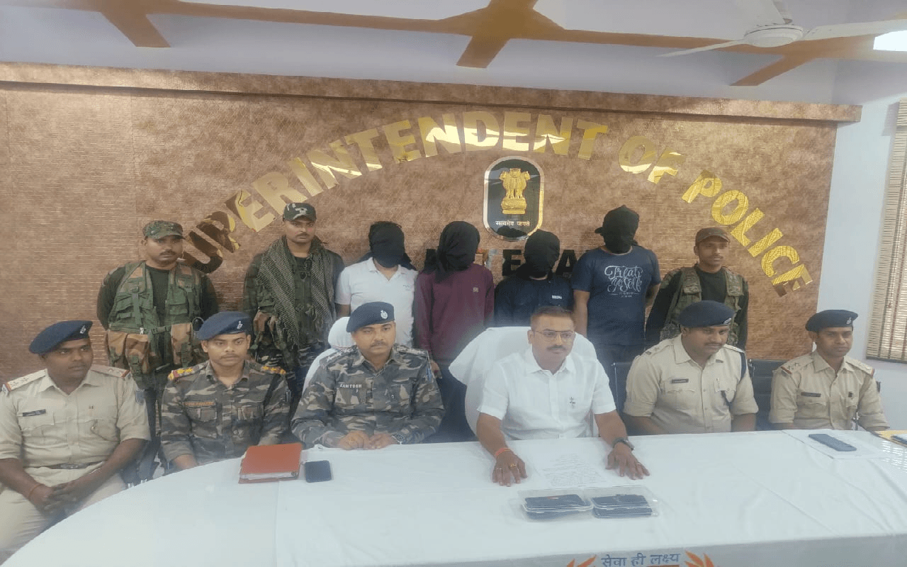 लातेहार में अंतरराज्यीय लूट गिरोह पर पुलिस का शिकंजा, चार गिरफ्तार