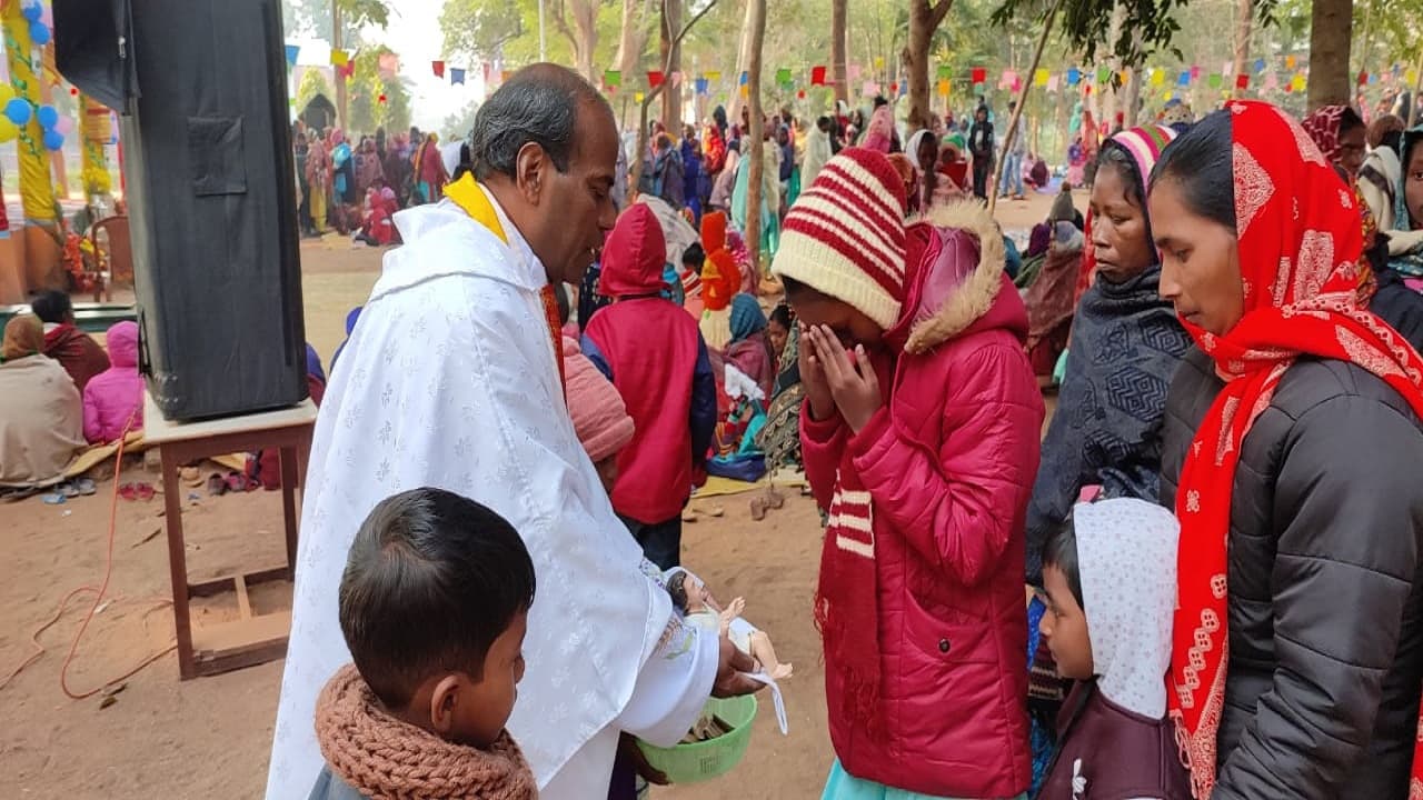 Christmas 2021: झारखंड में रही क्रिसमस की धूम, मसीही विश्वासियों में दिखा प्रभु यीशु के जन्मोत्सव का उल्लास