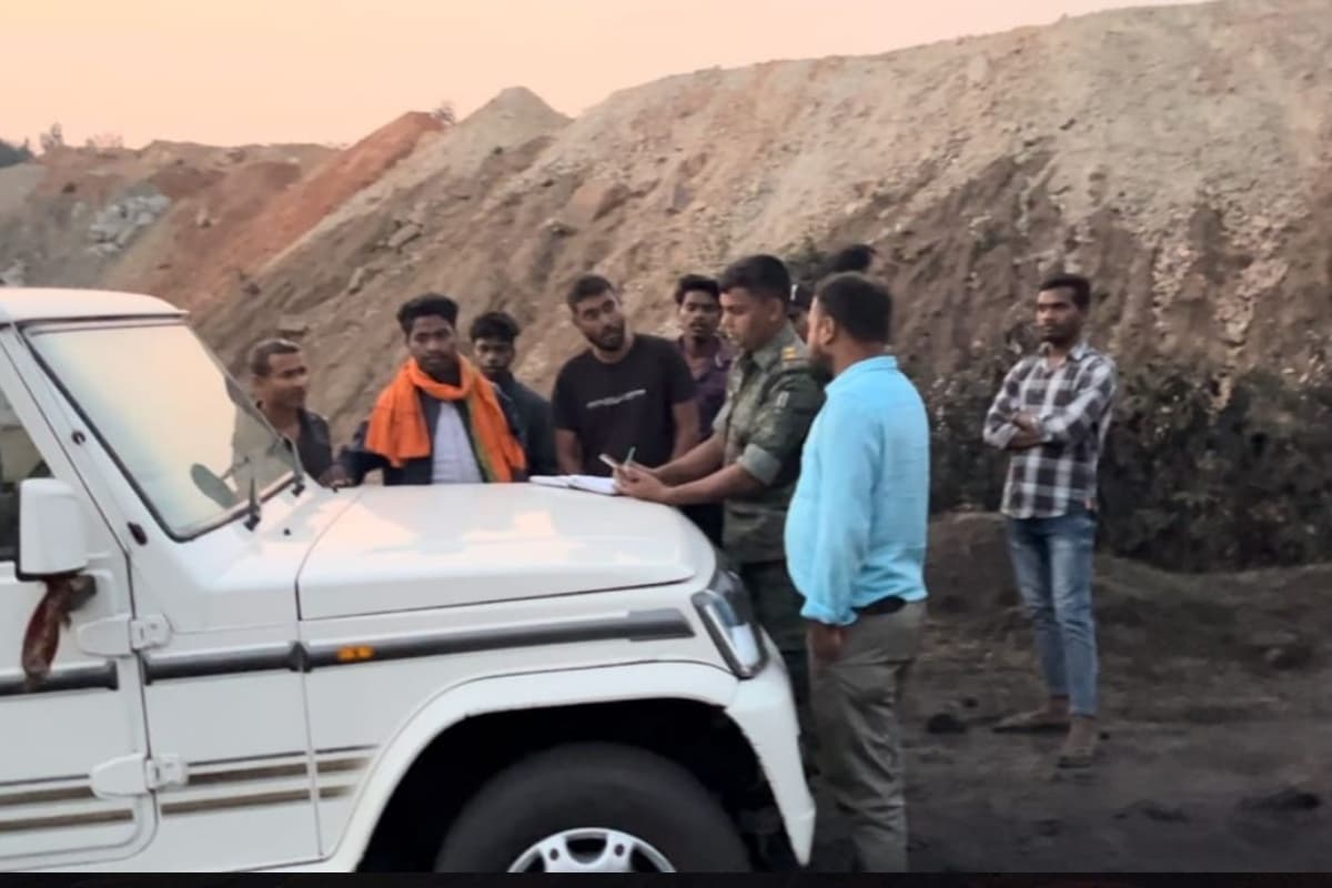 झारखंड: अपराधियों ने हाईवा पर की फायरिंग, बाल-बाल बचे ड्राइवर-खलासी, जेल से मिलती है कंपनी के एमडी को धमकी