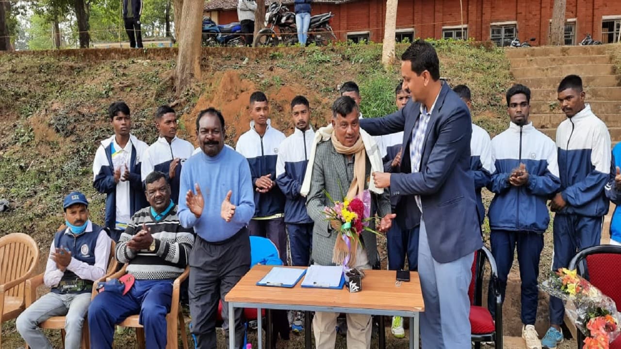Jharkhand News: हॉकी खिलाड़ी चयन प्रतियोगिता का आयोजन, द्रोणाचार्य अवार्डी नरेंद्र सिंह सैनी ने कही ये बात