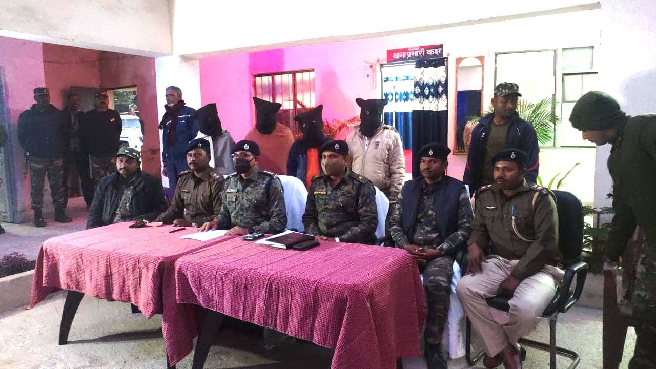 Jharkhand Crime News: लातेहार के बरदौनी खुर्द गांव में गोलीबारी, दो लोग घायल, रिम्स रेफर