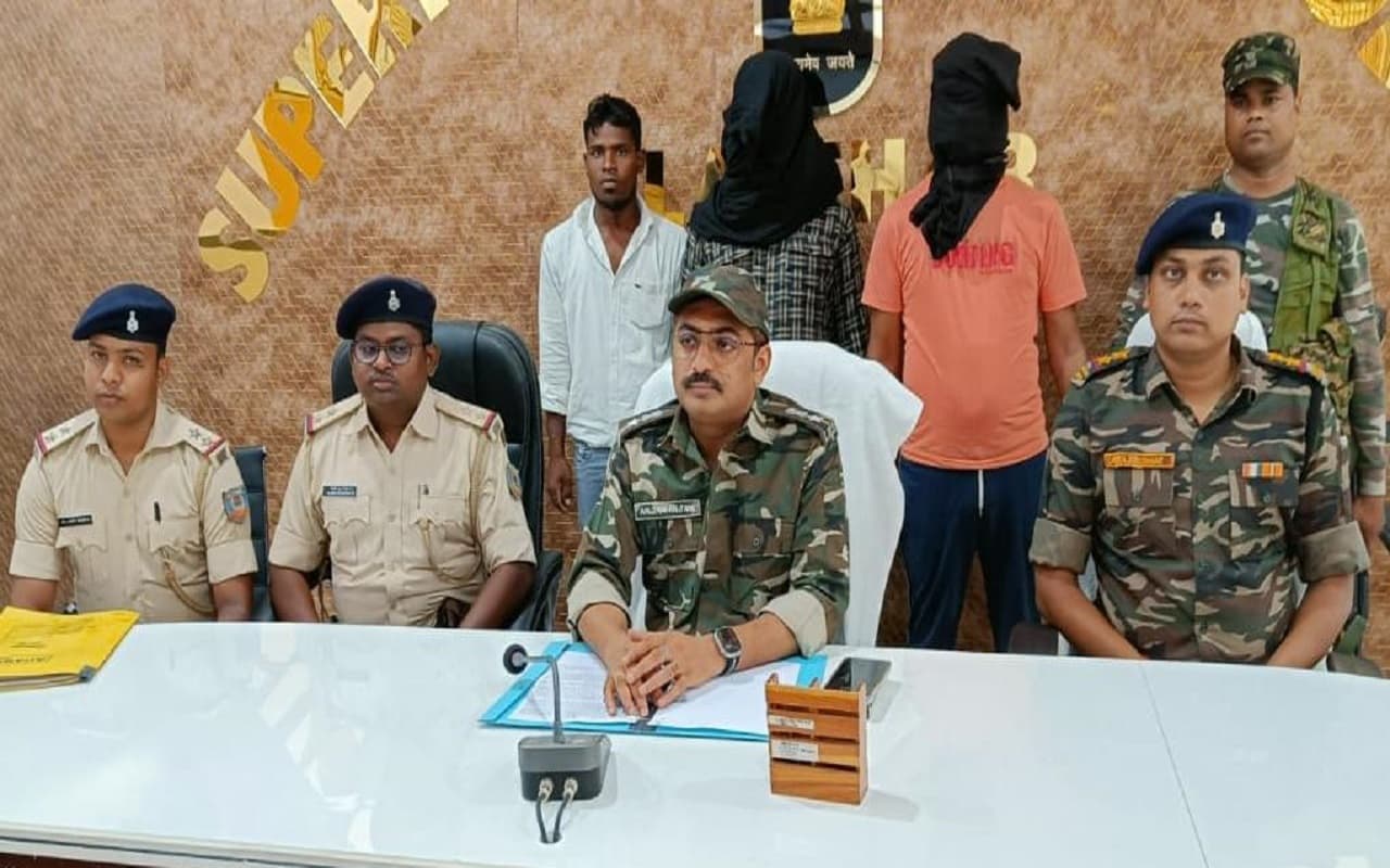 झारखंड: भाकपा माओवादी के खिलाफ बड़ी कामयाबी, गुरिल्ला विंग कमांडर नागेंद्र उरांव समेत दो नक्सली अरेस्ट