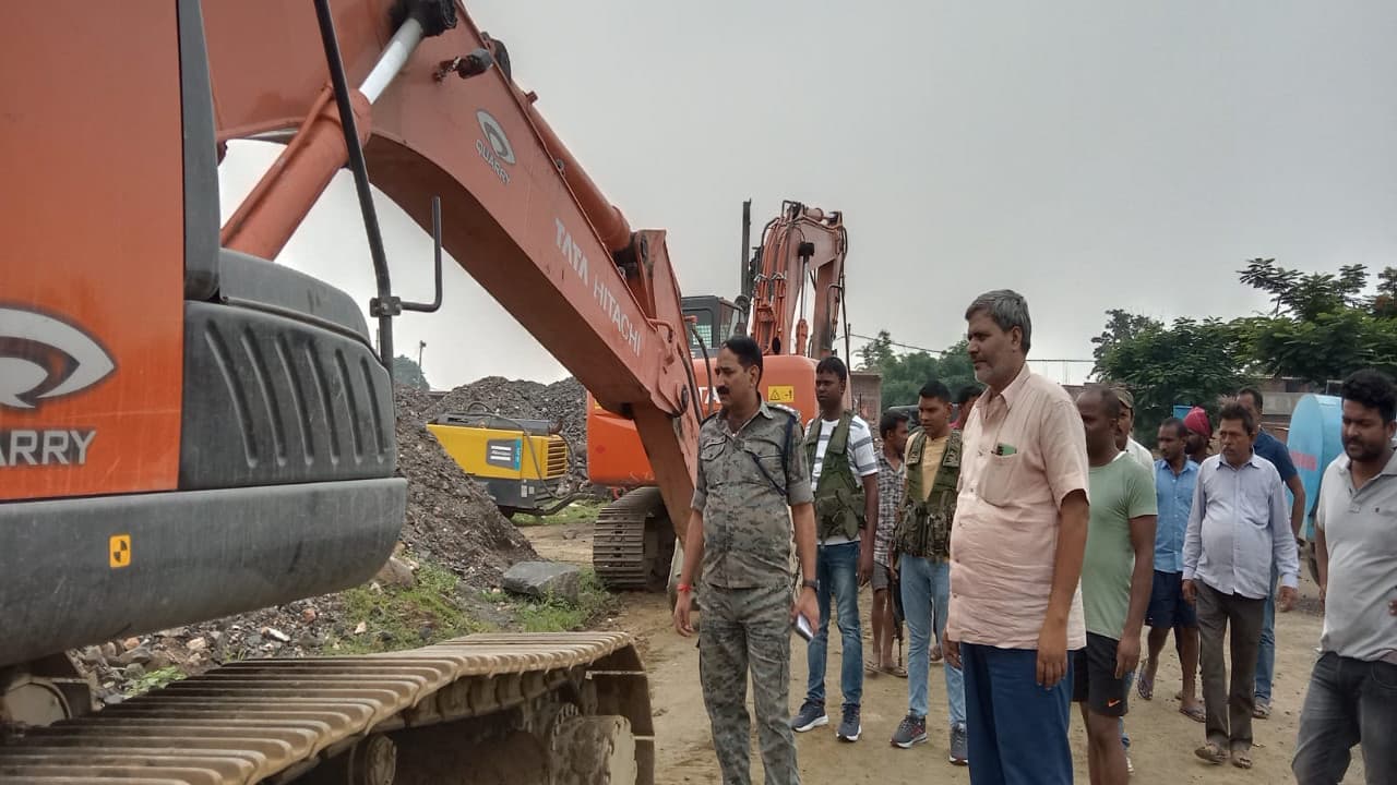 लातेहार के बारियातु में स्टोन चिप्स माइंस पर नक्सलियों का हमला, खदान बंद करने का फरमान जारी