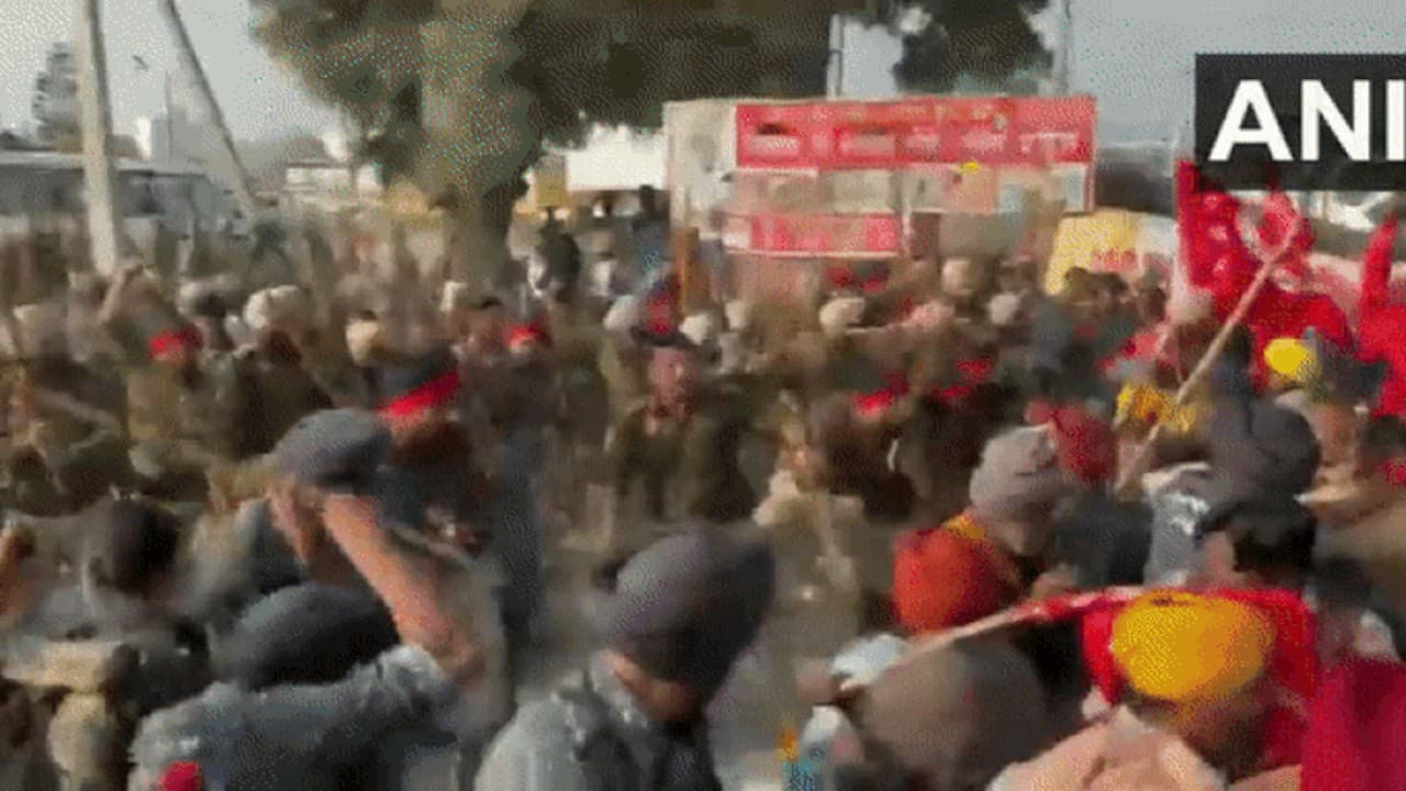 पंजाब के सीएम आवास के पास मजदूर संघों का प्रदर्शन, संगरूर पुलिस ने प्रदर्शनकारियों पर किया लाठीचार्ज