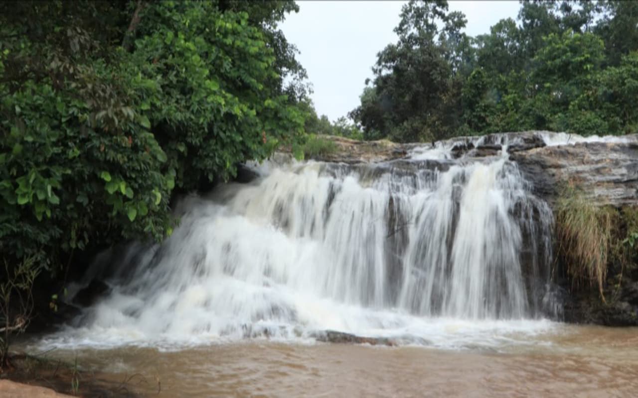 Jharkhand Tourism: पर्यटकों को लुभा रहा लोहरदगा का पिकनिक स्पाॅट, यहां पहुंचना है आसान