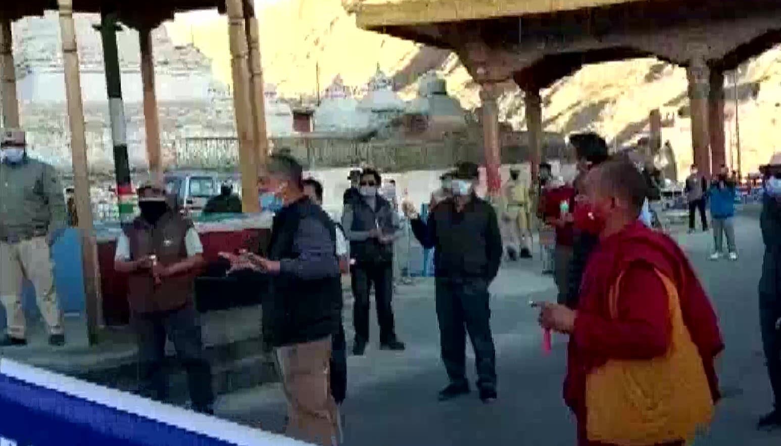 India-China Tension Live Updates, LAC : लेह में बौद्धिस्‍टों ने चीन के खिलाफ किया प्रदर्शन, वीर सपूतों की याद में निकाला कैंडल मार्च