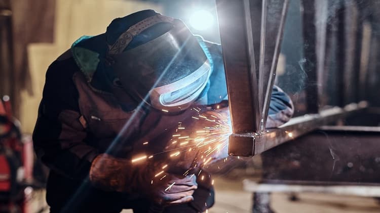 अमेरिका में कम कुशल भारतीयों की आय में सुधार? स्टडी में सामने आई ये जानकारी