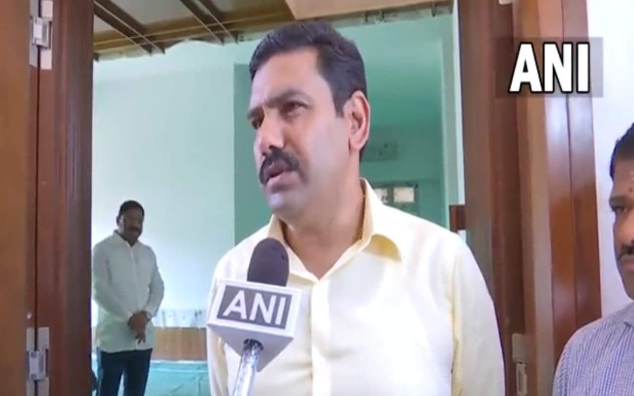 Karnataka Election: लिंगायत समुदाय धोखा देने वालों को पहचानती है, बोले विजयेंद्र- BJP के साथ पूरा समुदाय