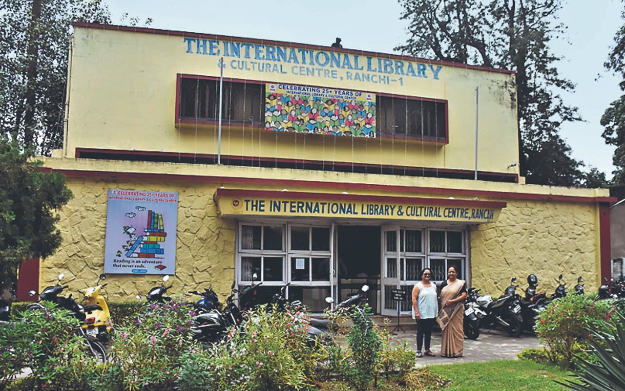 इंटरनेशनल लाइब्रेरी में 30 % पुस्तकें सिर्फ झारखंड से जुड़ी, जानें कितने सदस्यों को मिलता लाभ