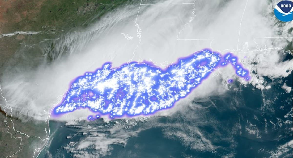 आसमान में चमकी बिजली का बना नया वर्ल्ड रिकार्ड, लंदन से जर्मनी के हैम्बर्ग जितनी थी दूरी