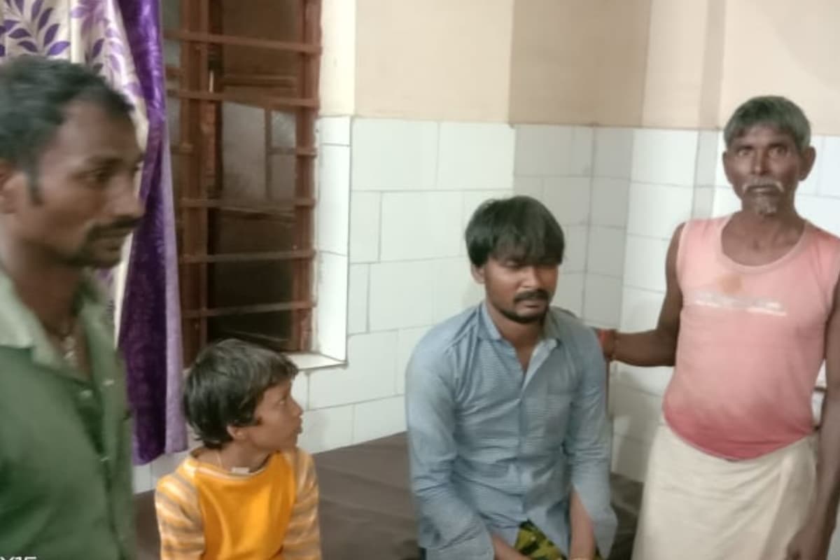 झारखंड: आसमान से बरसी मौत, वज्रपात से एक ही परिवार के चार लोगों की गयी जान, मोबाइल पर देख रहे थे वीडियो