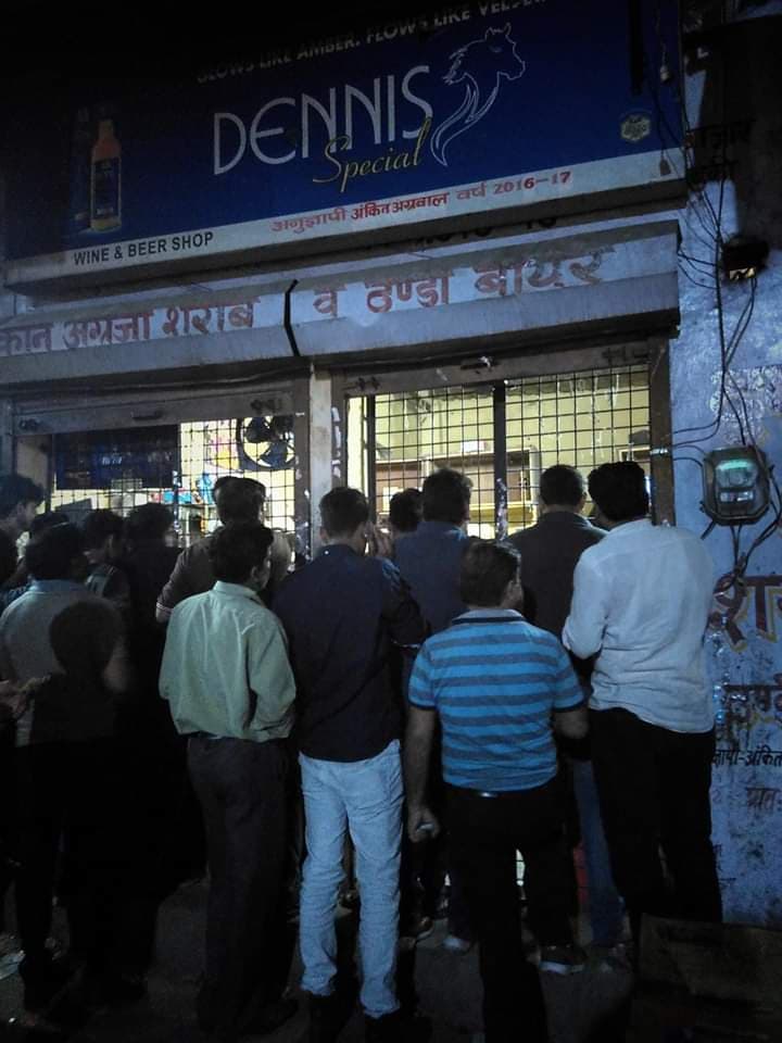 Lockdown 3.0 : दुकानों पर शराब-पान मसाले की होगी बिक्री, इन नियमों का करना होगा पालन