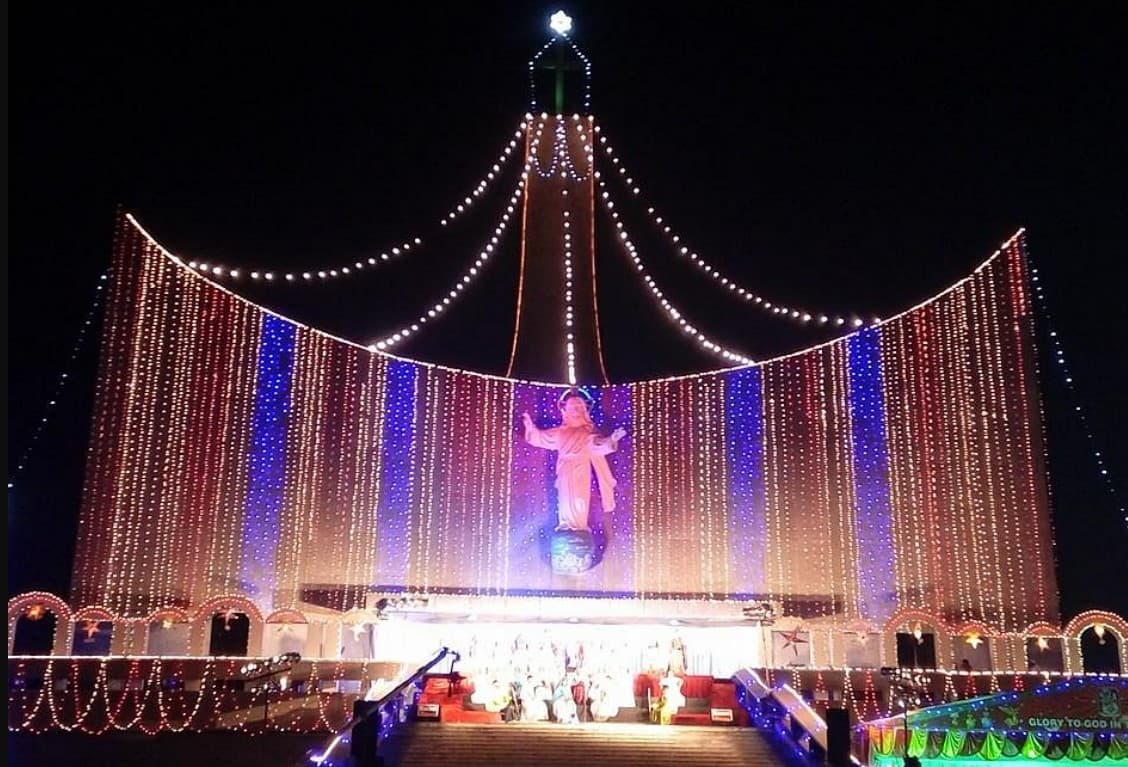 Merry Christmas 2022: लखनऊ में भव्य होगा क्रिसमस का सेलिब्रेसन, सेंटा बाटेंगे गिफ्ट्स