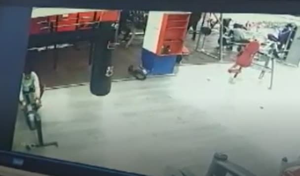 Lucknow News: जिम में वर्कआउट करते-करते डॉक्टर को आया हार्ट अटैक, चंद सेकंड में हो गई मौत, घटना CCTV  में कैद