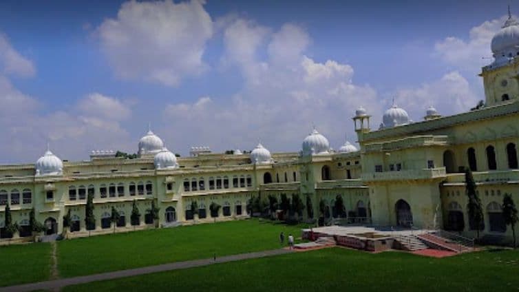 लखनऊ विवि में रात 10 बजे के बाद छात्रों के बाहर निकलने पर रोक, नियमों का उल्लंघन करने पर होगी कार्रवाई