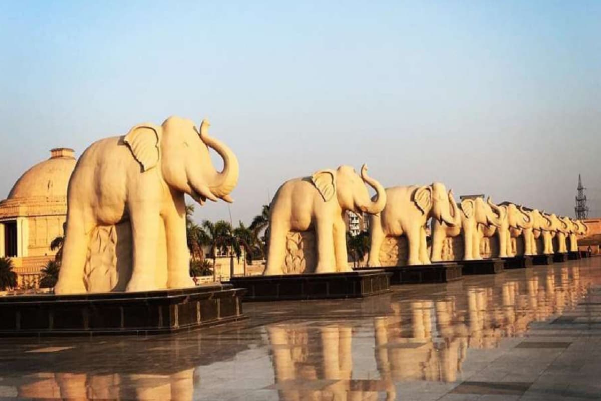 मायावती सरकार में बने स्मारक और पार्कों में एंट्री फीस हुआ महंगा, जानें अब कितने रुपये देकर लेने होंगे टिकट