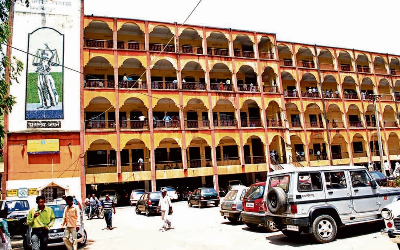 धनबाद कंप्यूटर घोटाल में कोयला खान भविष्य निधि संगठन के ज्वाइंट कमिश्नर गये जेल