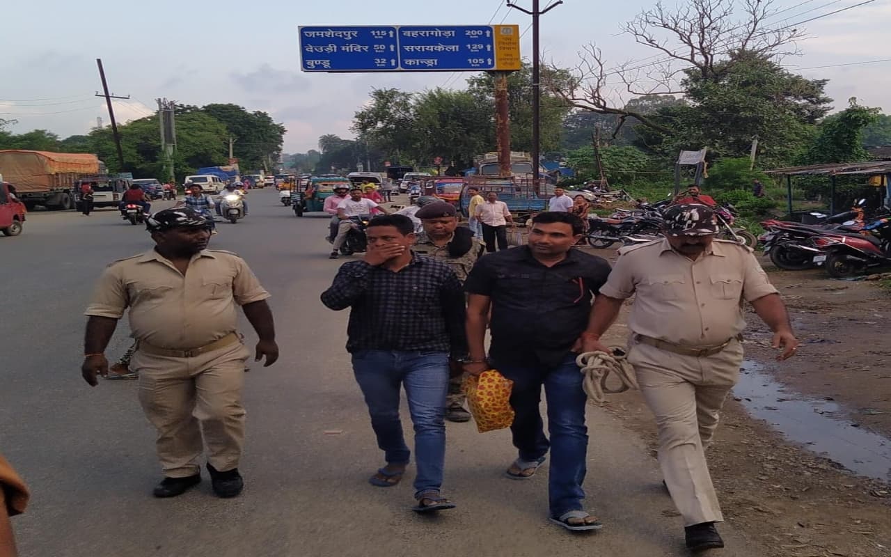 झारखंड : गोलीकांड का आरोपी जमीन विवाद में पैरवी लेकर पहुंचा एसएसपी कार्यालय, नामकुम पुलिस ने भेजा जेल