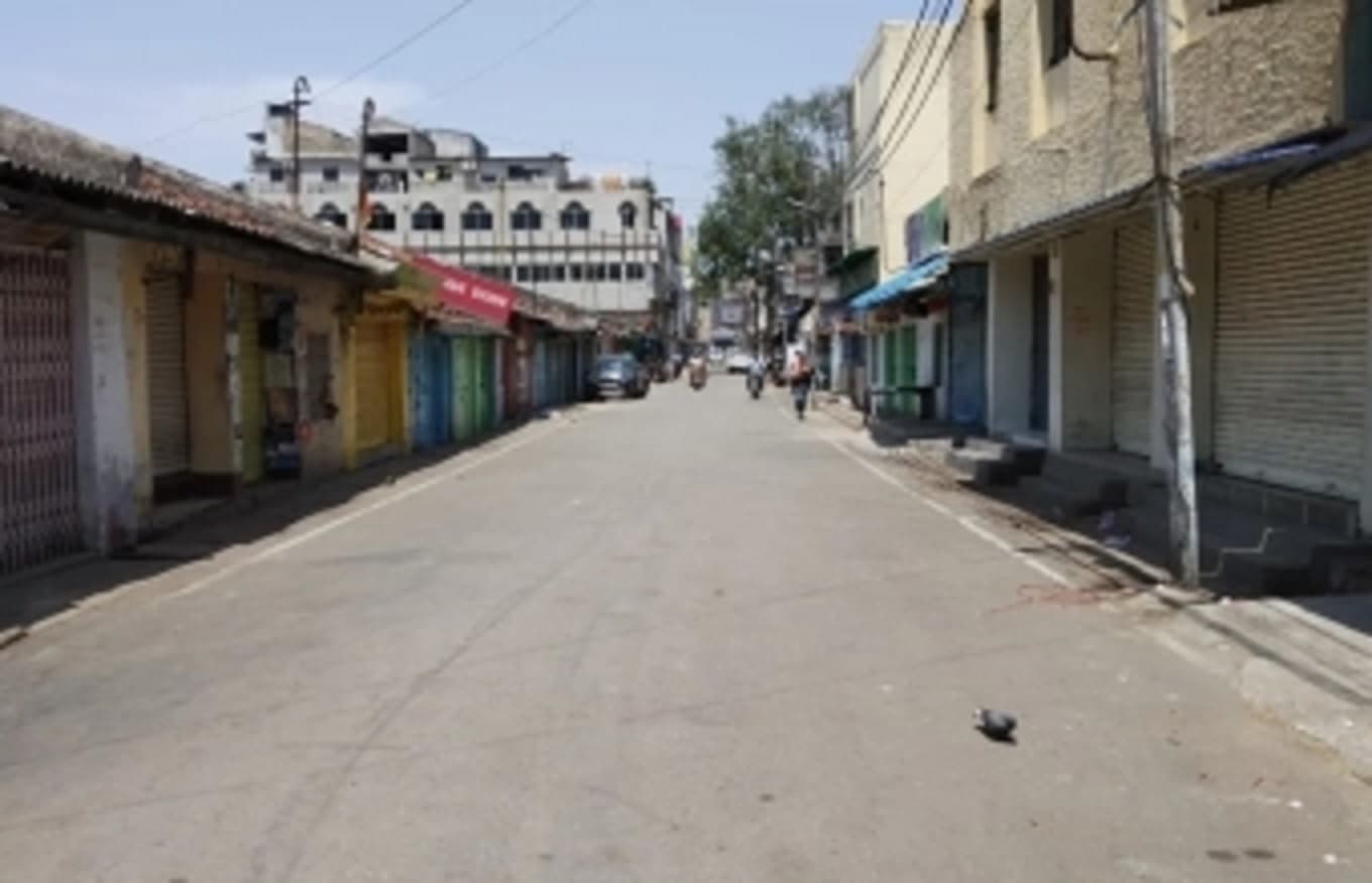 लॉकडाउन में बेटा फंसा प्रदेश में, पिता की हुई मौत, मुखिया ने कराया दाह संस्कार