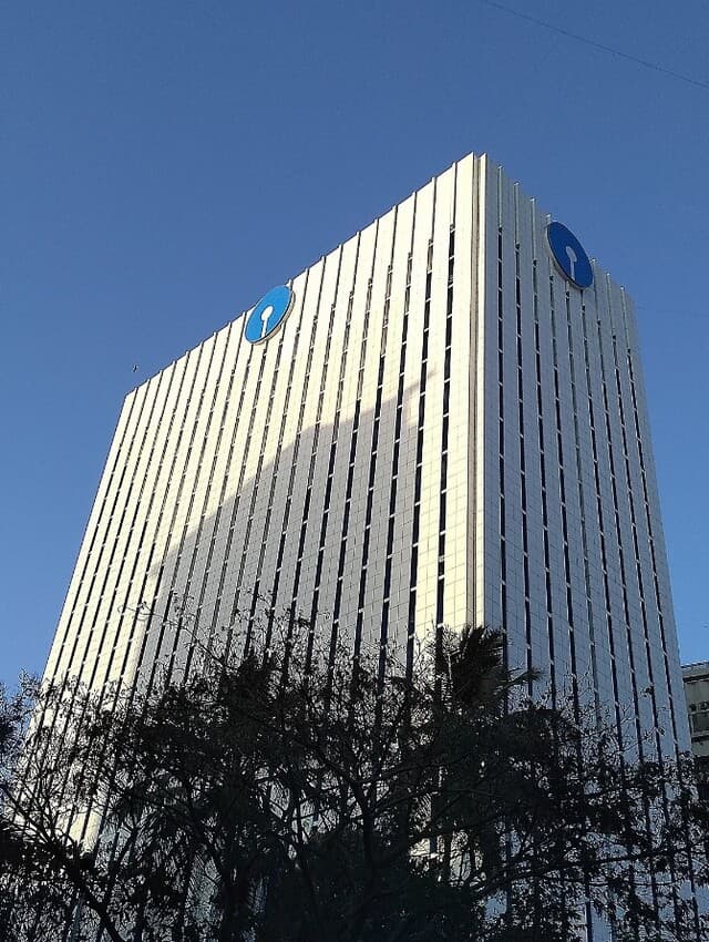 SBI ने ग्राहकों को त्योहारी सीजन के बाद दिया झटका, बढ़ा दिया ऋण पर ब्याज