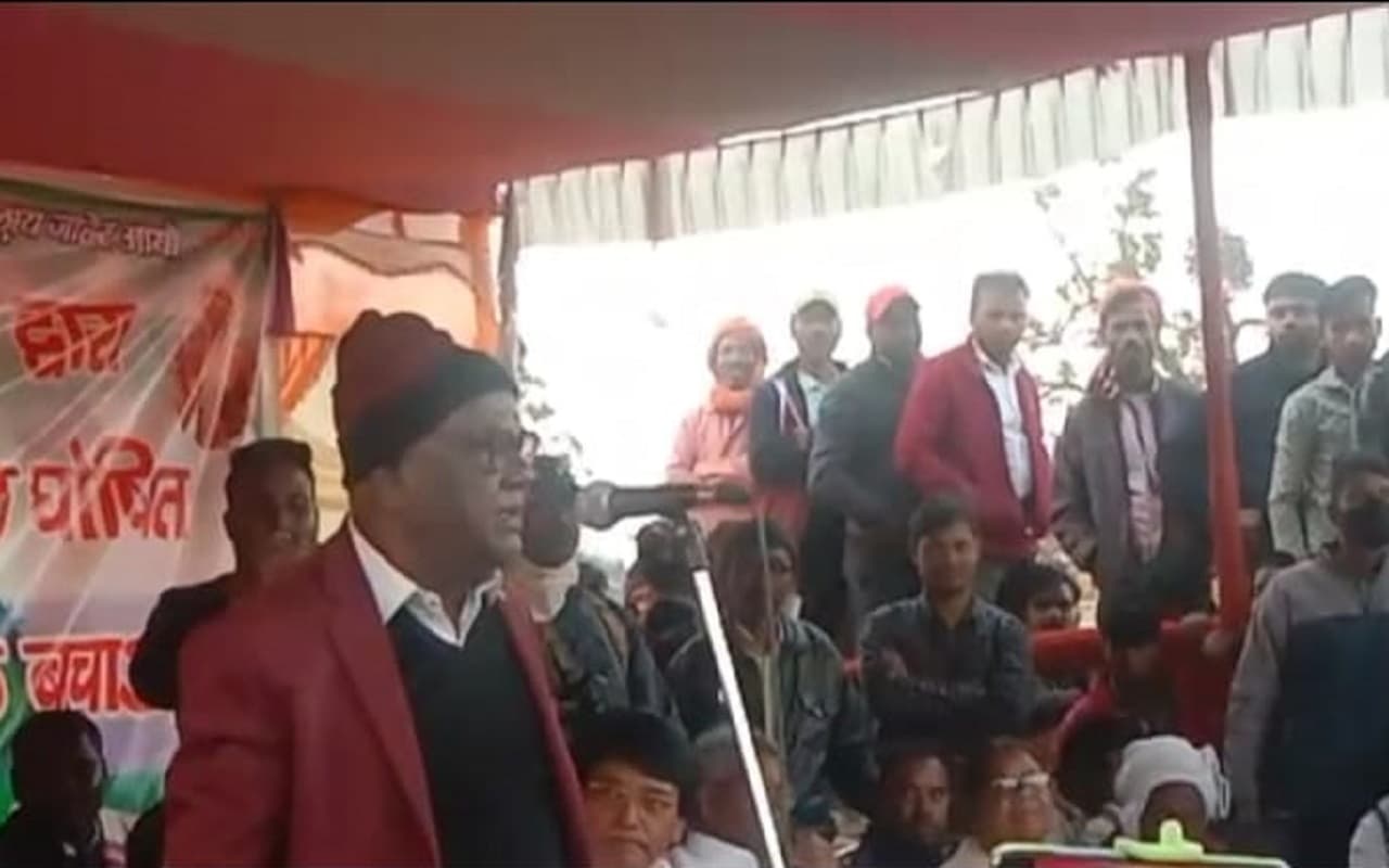 Parasnath Controversy Mahajutan: पारसनाथ बचाओ महाजुटान में गरजे लोबिन हेंब्रम, 24 फरवरी को बुलाया झारखंड बंद