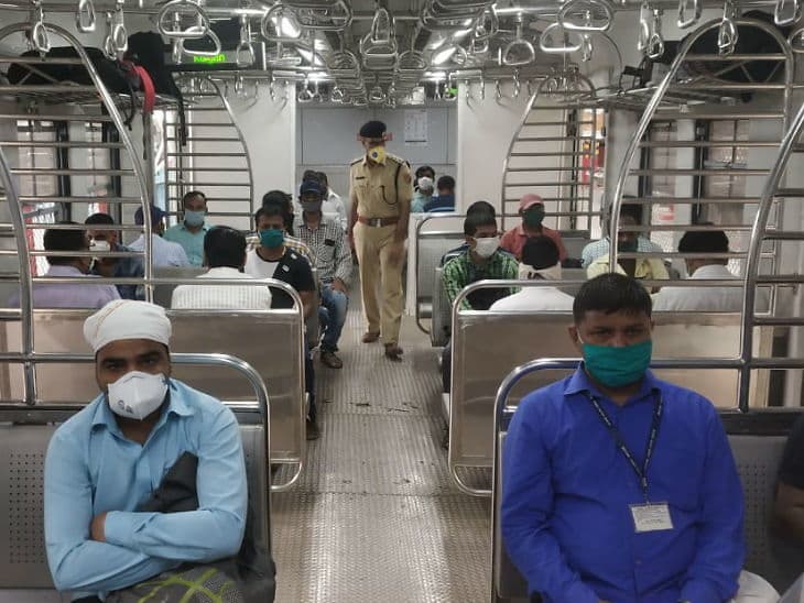 आज से पटरी पर दौड़ी मुंबई लोकल लोकल ट्रेन, सिर्फ जरूरी सेवाओं से जुड़े लोगों को यात्रा की इजाजत