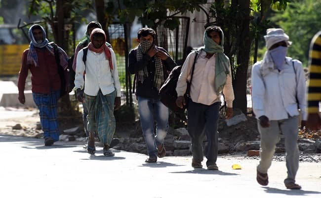 Lockdown : बिहार लौट रहे प्रवासियों के लिए नीतीश सरकार का मास्टर प्लान, 14 दिन तक कैंप में रहेंगे