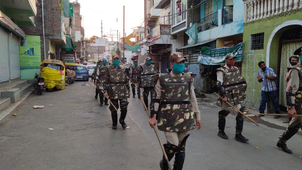 Lockdown Extension : 13 शहरों में रहेगी सख्ती, होटल मॉल्स को खोलने की मिल सकती है अनुमति ! जानें लॉकडाउन 5.0 को लेकर सरकार का प्लान