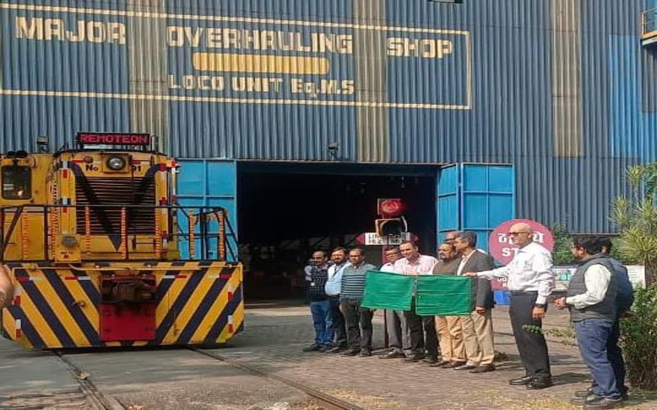 Tata Steel की नयी पहल, एक रिमोट से दौड़ने लगे दो लोको इंजन, जानें कैसे