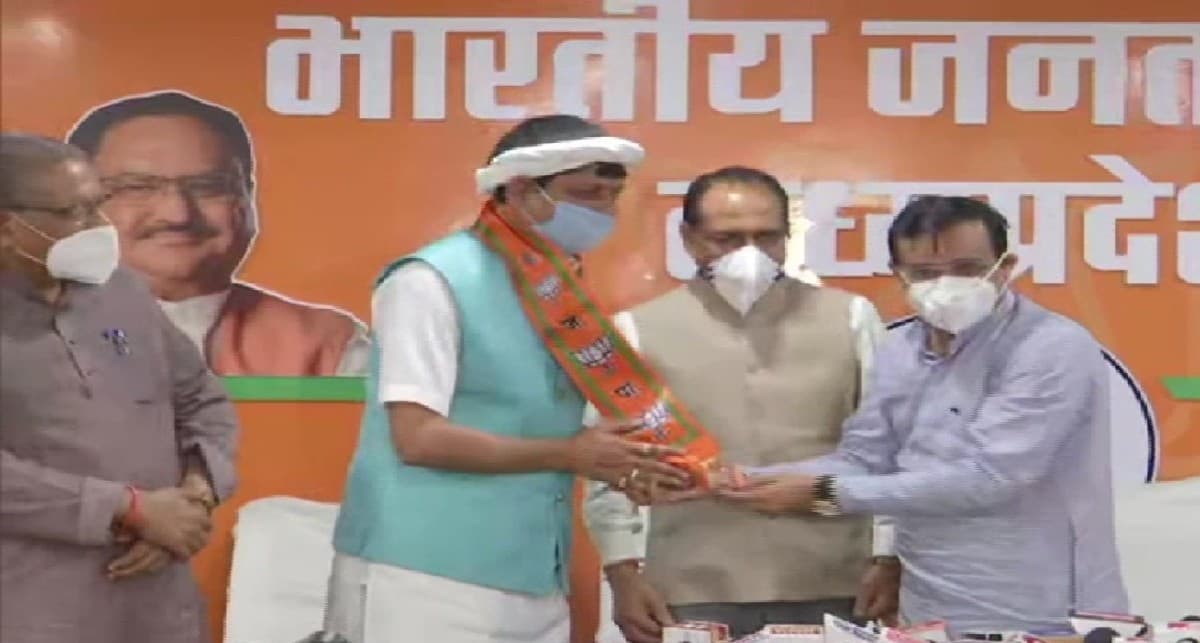 मध्य प्रदेश में कांग्रेस को झटका, विधायक प्रद्युम्न सिंह लोधी बीजेपी में शामिल, विधानसभा की सदस्यता से भी इस्तीफा