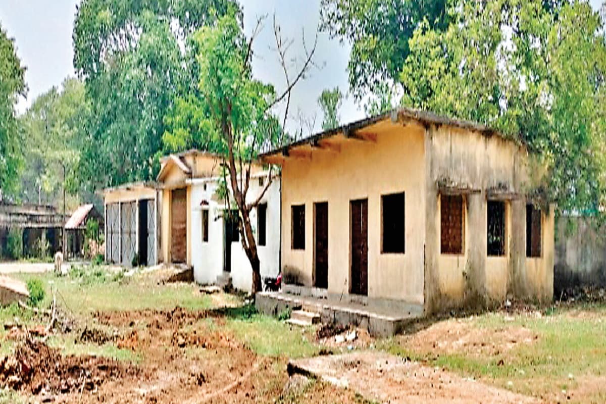 लोहरदगा में सात साल से बीएओ का पद खाली, जनसेवक संभाल रहे काम