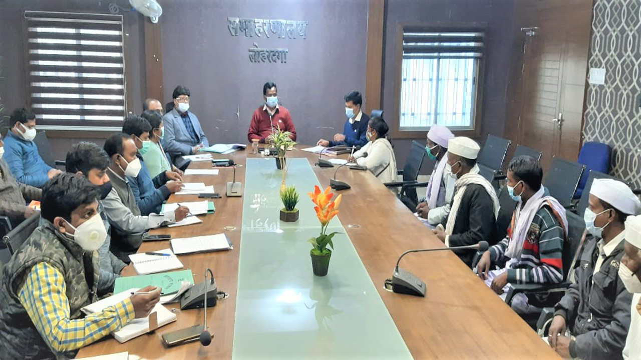 टाना भगत विकास प्राधिकार की बैठक में उठे कई मुद्दे, लाेहरदगा डीसी ने अधिकारियों को दिये निर्देश