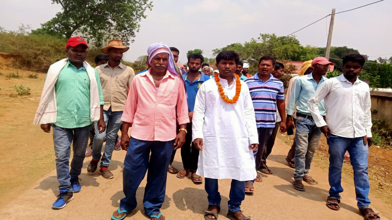 लोहरदगा के किस्को और पेशरार प्रखंड में पंचायत चुनाव की सरगर्मी बढ़ी, प्रत्याशियों का जनसंपर्क अभियान शुरू