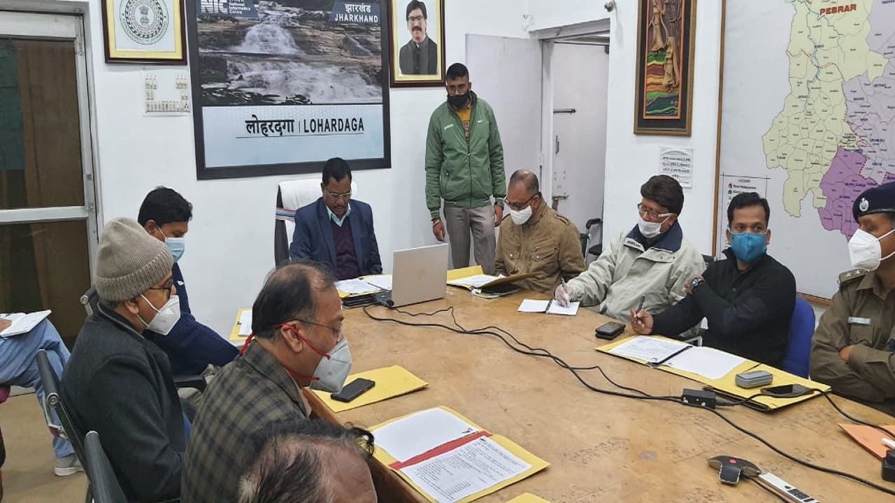 Republic Day 2022: कोरोना के प्रकोप के बीच लोहरदगा में ऐसे मनेगा गणतंत्र दिवस समारोह, नहीं निकलेगी झांकी