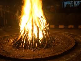 Lohri 2023: लखनऊ में इस तरह मनाया जाएगा लोहड़ी का जश्न, तैयारियां हुईं तेज, सुख-समृद्धि के लिए अपनाएं ये विधि